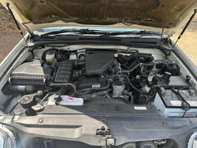 ハイラックスサーフ2.7 SSR-X リミテッド 4WD リフトアップ/社外ナビ/PS/PW/AW/Bカメラ 2700