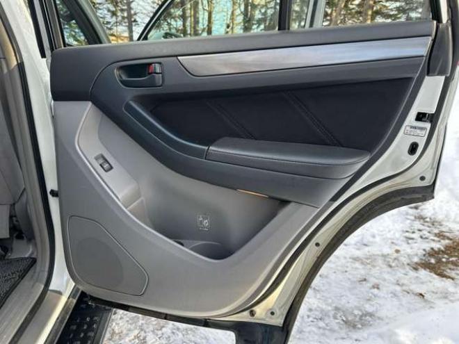 ハイラックスサーフ2.7 SSR-X リミテッド 4WD リフトアップ/社外ナビ/PS/PW/AW/Bカメラ 2700