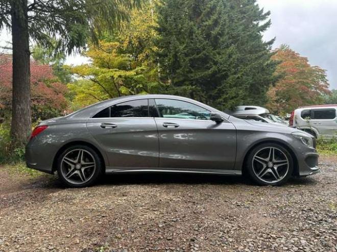 ベンツCLAクラス CLA250 4マチック 4WD　パワステ　パワーウィンドウ　純正ナビ　純正アルミ　ABS　キーレス　ETC　クルーズコントロール　横滑防止装置　シートヒーター　電動シート　バックカメラ　盗難防止装置 正規輸入車 2000