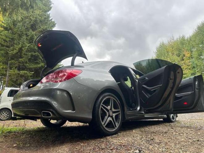ベンツCLAクラス CLA250 4マチック 4WD　パワステ　パワーウィンドウ　純正ナビ　純正アルミ　ABS　キーレス　ETC　クルーズコントロール　横滑防止装置　シートヒーター　電動シート　バックカメラ　盗難防止装置 正規輸入車 2000
