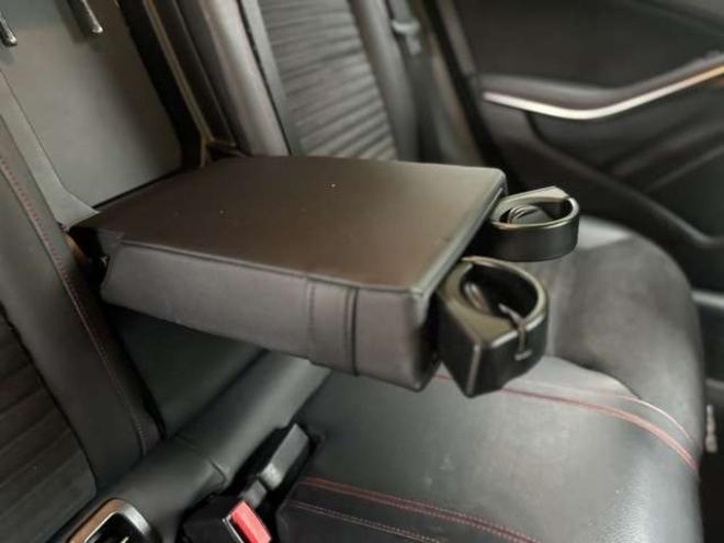 ベンツCLAクラス CLA250 4マチック 4WD　パワステ　パワーウィンドウ　純正ナビ　純正アルミ　ABS　キーレス　ETC　クルーズコントロール　横滑防止装置　シートヒーター　電動シート　バックカメラ　盗難防止装置 正規輸入車 2000