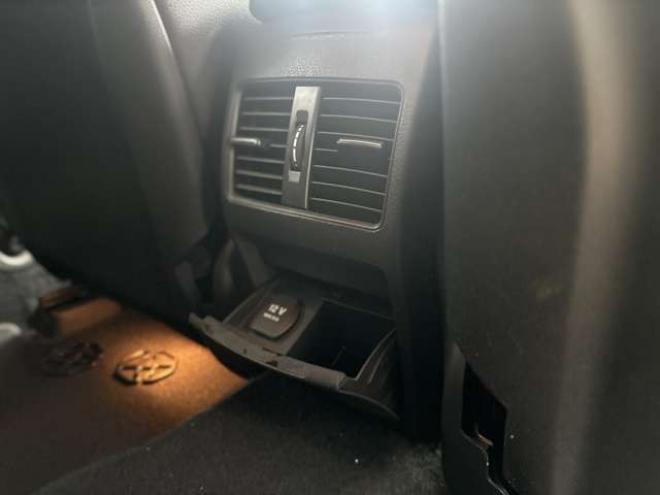 ベンツCLAクラス CLA250 4マチック 4WD　パワステ　パワーウィンドウ　純正ナビ　純正アルミ　ABS　キーレス　ETC　クルーズコントロール　横滑防止装置　シートヒーター　電動シート　バックカメラ　盗難防止装置 正規輸入車 2000
