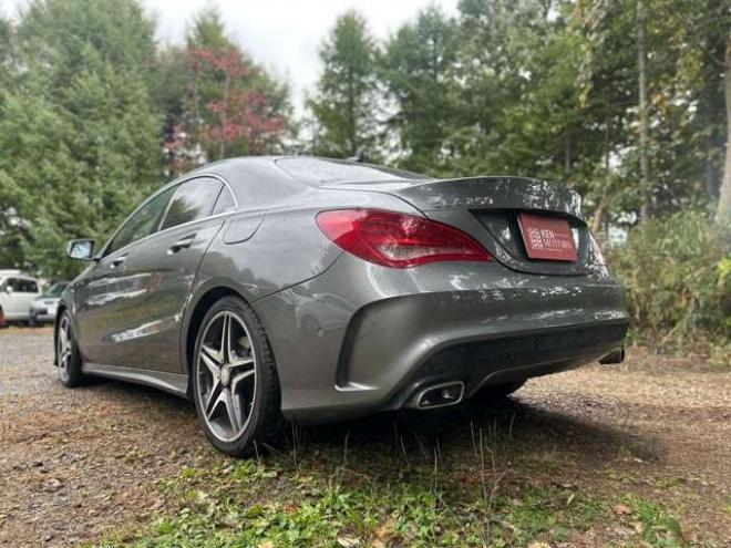ベンツCLAクラス CLA250 4マチック 4WD　パワステ　パワーウィンドウ　純正ナビ　純正アルミ　ABS　キーレス　ETC　クルーズコントロール　横滑防止装置　シートヒーター　電動シート　バックカメラ　盗難防止装置 正規輸入車 2000