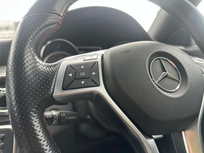 ベンツCLAクラス CLA250 4マチック 4WD　パワステ　パワーウィンドウ　純正ナビ　純正アルミ　ABS　キーレス　ETC　クルーズコントロール　横滑防止装置　シートヒーター　電動シート　バックカメラ　盗難防止装置 正規輸入車 2000