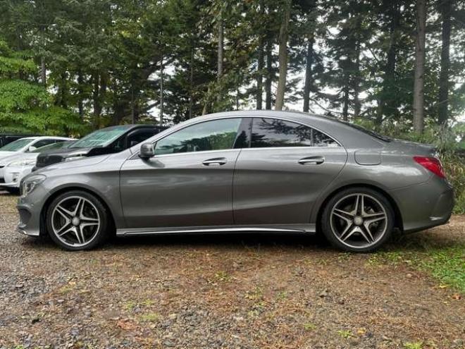 ベンツCLAクラス CLA250 4マチック 4WD　パワステ　パワーウィンドウ　純正ナビ　純正アルミ　ABS　キーレス　ETC　クルーズコントロール　横滑防止装置　シートヒーター　電動シート　バックカメラ　盗難防止装置 正規輸入車 2000