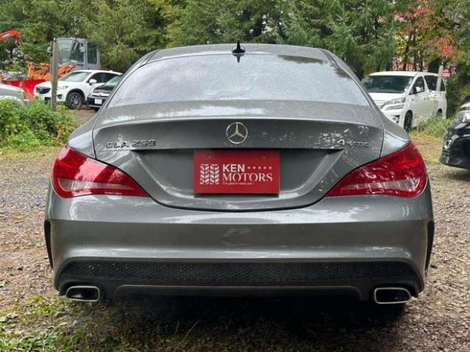 ベンツCLAクラス CLA250 4マチック 4WD　パワステ　パワーウィンドウ　純正ナビ　純正アルミ　ABS　キーレス　ETC　クルーズコントロール　横滑防止装置　シートヒーター　電動シート　バックカメラ　盗難防止装置 正規輸入車 2000
