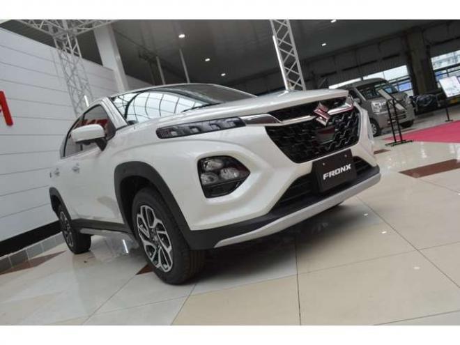 フロンクス1.5 4WD ハイブリット4WDセーフティサポート搭載4WDスズキコネクト対応通信機装着車アダプティブクルーズコントロール全方位モニター付き9インチナビTVバックカメラハイビームアシストLEDライト 登録済未使用車 1500