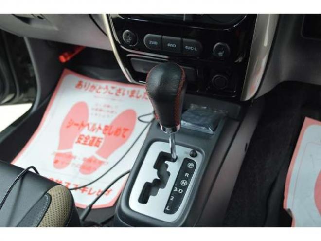 ジムニーランドベンチャー 4WD 1オーナー特別仕様ディスプレイオーディオ 660