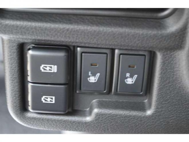 ワゴンRスマイルハイブリッド X 4WD クリームコーデセーフティサポートスズキコネクト対応9インチ全方位ナビLEDハイブリット4WDセーフティサポート搭載アイドリングストップハイビームアシストLEDライト両側オートスライドドアパーキングセンサー 登録済未使用車 660