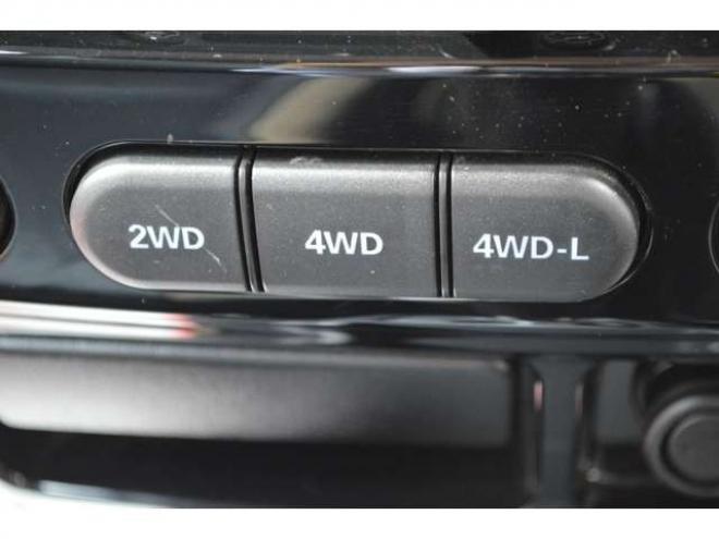 ジムニーランドベンチャー 4WD ワンオーナー特別仕様車パートタイム4WDターボSDナビTVハーフレザーシートヒーター禁煙車マッドフラップ純正16インチアルミホイル 660