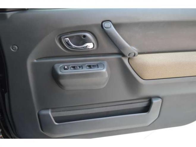 ジムニーランドベンチャー 4WD ワンオーナー特別仕様車4WDターボCDハーフレザーシートヒーターウインカーミラーヒーター 660