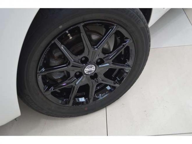 スイフト1.2 XG スズキ セーフティサポート非装着車 4WD ワンオーナー車4WD横滑り防止装置ABSシートヒータードアミラーヒーターCDスマートキープッシュスタート社外15インチアルミ 1200