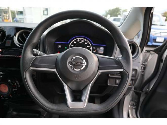 ノート1.2 e-POWER B FOUR 4WD　CDプレイヤー　前後ドライブレコーダー　ETC　アラウンドビューモニター付きデジタルミラー　オートライト 1200