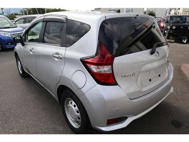 ノート1.2 e-POWER B FOUR 4WD　CDプレイヤー　前後ドライブレコーダー　ETC　アラウンドビューモニター付きデジタルミラー　オートライト 1200