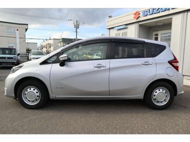 ノート1.2 e-POWER B FOUR 4WD　CDプレイヤー　前後ドライブレコーダー　ETC　アラウンドビューモニター付きデジタルミラー　オートライト 1200