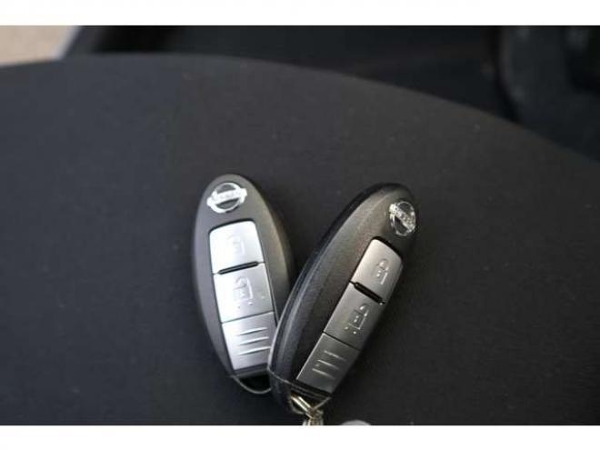 ノート1.2 e-POWER B FOUR 4WD　CDプレイヤー　前後ドライブレコーダー　ETC　アラウンドビューモニター付きデジタルミラー　オートライト 1200