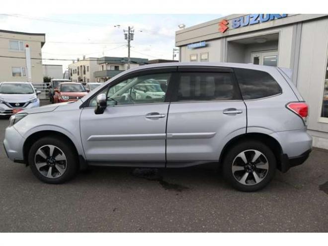 フォレスター2.0i-L アイサイト 4WD　CDオーディオ　ETC　全席シートヒーター　ステアリング連動ヘッドライト　オートライト　オートワイパー　アダプティブクルーズコントロール　パドルシフト 2000