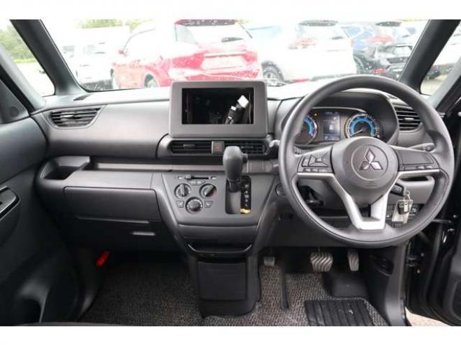 eKクロススペースM 4WD　オーディオレス　LEDヘッドライト　衝突軽減ブレーキ　車線逸脱警報機能　パーキングソナー 660