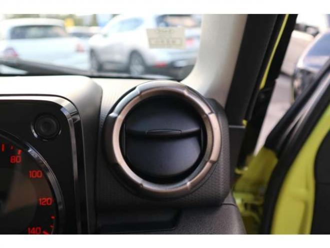 ジムニーXC 4WD LEDヘッドライト ヘッドライトウォッシャー オートライト デュアルセンサーブレーキサポート シートヒーター 660