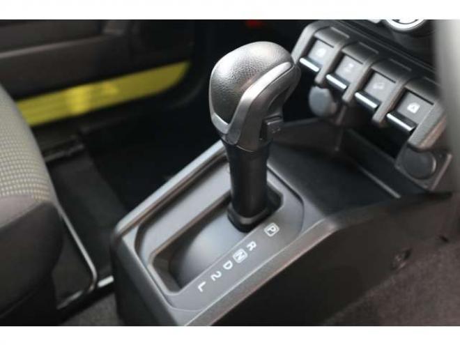 ジムニーXC 4WD LEDヘッドライト ヘッドライトウォッシャー オートライト デュアルセンサーブレーキサポート シートヒーター 660