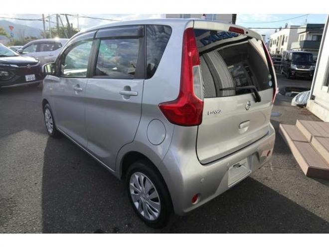 デイズS 4WD　CDプレイヤー　エマージェンシーブレーキ　運転席シートヒーター　踏み間違い衝突防止アシスト 660