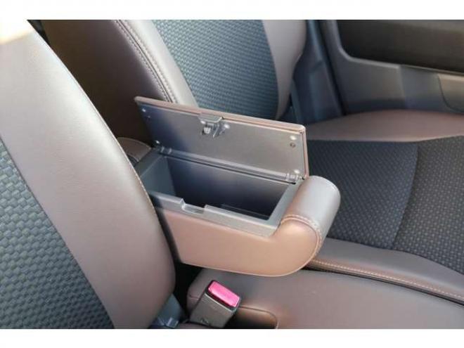 ハスラーJスタイルIIIターボ 4WD 1オーナー 特別仕様 4WD ターボ 衝突軽減ブレーキ CDプレイヤー クルーズコントロール LEDヘッドライト オートエアコン シートヒーター 660