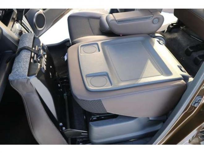 ハスラーJスタイルIIIターボ 4WD 1オーナー 特別仕様 4WD ターボ 衝突軽減ブレーキ CDプレイヤー クルーズコントロール LEDヘッドライト オートエアコン シートヒーター 660