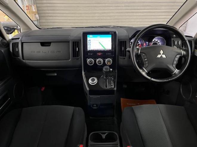 デリカＤ：５　Ｇパワーパッケージ　本州仕入　ワンオーナー　寒冷地仕様　デイトナ１６インチホイール＋ＴＯＹＯオープンカントリーホワイトレター　純正１８ＡＷ＋スタッドレスタイヤ付　新品ＪＡＯＳブラックマッドガード　両側パワースライドドア　アルパインＨＤＤナビ（フルセグ地デジ　ＤＶＤ再生　Ｂｌｕｅｔｏｏｔｈ）＋バックカメラ　アルパイン製リアフリップダウンモニター　リアスポイラー　クルーズコントロール　スマートキー　パドルシフト　横滑り防止装置　盗難防止装置　リアヒーター　ＨＩＤ　ＥＴＣ 4WD 2400 5Dr