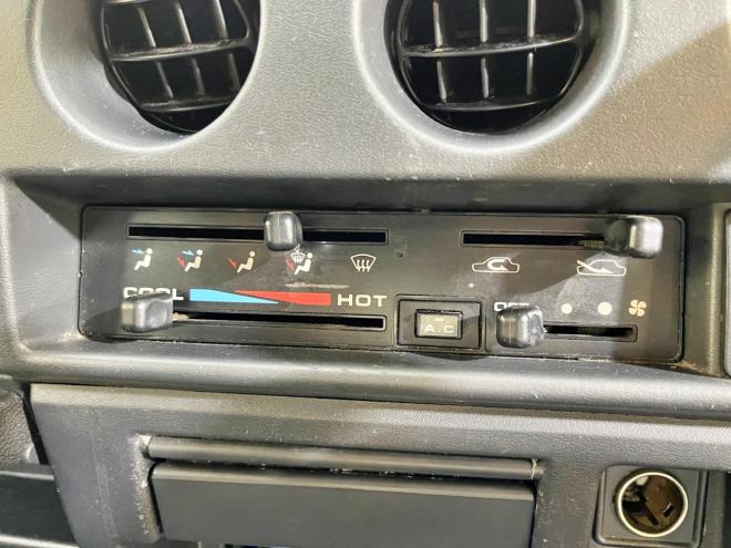 ジムニー660ランドベンチャー 4WD 5年保証 MT 下廻防錆 寒冷地仕様 禁煙 車検整備2年付 修復歴無