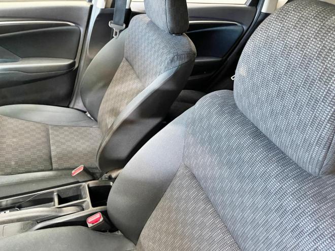 フィット13G Fパッケージ 4WD 5年保証 スマキー ETC ナビTV Bカメ 寒冷地仕様 禁煙 車検整備2年付