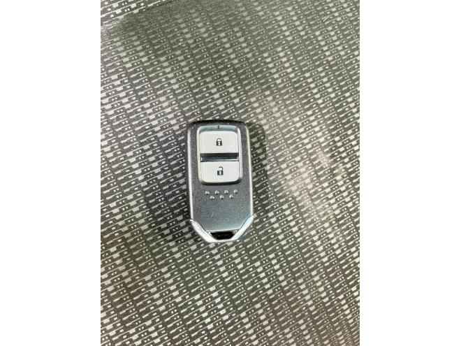 フィット13G Fパッケージ 4WD 5年保証 スマキー ETC ナビTV Bカメ 寒冷地仕様 禁煙 車検整備2年付