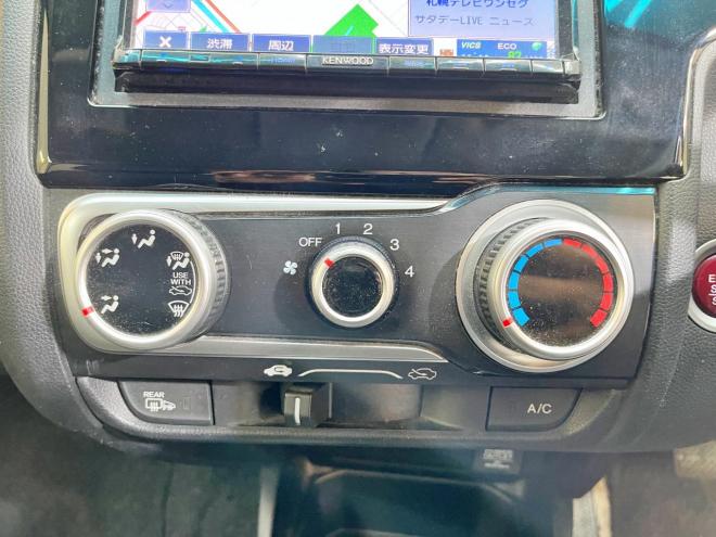 フィット13G Fパッケージ 4WD 5年保証 スマキー ETC ナビTV Bカメ 寒冷地仕様 禁煙 車検整備2年付