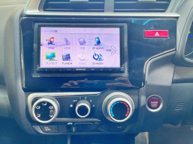 フィット13G Fパッケージ 4WD 5年保証 スマキー ETC ナビTV Bカメ 寒冷地仕様 禁煙 車検整備2年付