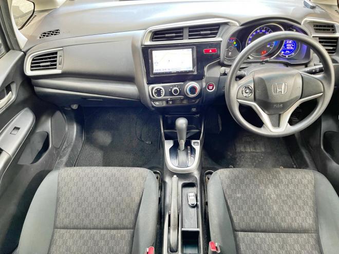 フィット13G Fパッケージ 4WD 5年保証 スマキー ETC ナビTV Bカメ 寒冷地仕様 禁煙 車検整備2年付