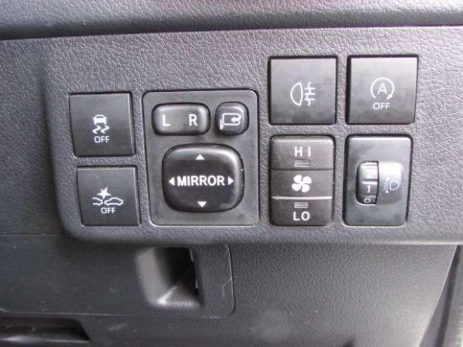 タウンエースバン1.5 GL 4WD パートタイム4WD ディスプレイオーディオ リアヒーター リアフォグ GRIPMAX MUDRAGE M/Tホワイト アイドリングストップ 横滑り防止  フローティングビッグCarPlay対応 Bluetooth 社外14インチAW 1500