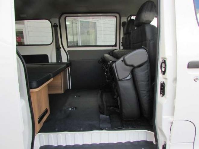 タウンエースバン1.5 GL 4WD パートタイム4WD ディスプレイオーディオ リアヒーター リアフォグ GRIPMAX MUDRAGE M/Tホワイト アイドリングストップ 横滑り防止  フローティングビッグCarPlay対応 Bluetooth 社外14インチAW 1500