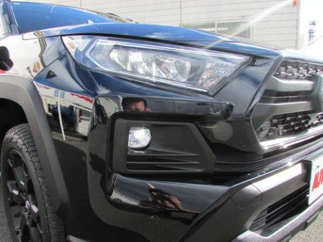 RAV-42.0 アドベンチャー オフロード パッケージII 4WD LEDヘッドライト/ビルトインETC2.0/シートヒーター/ステアリングヒーター/フルセグTV/バックカメラ/レーダークルーズコントロール/パワーバックドア/エンジンスターター 2000
