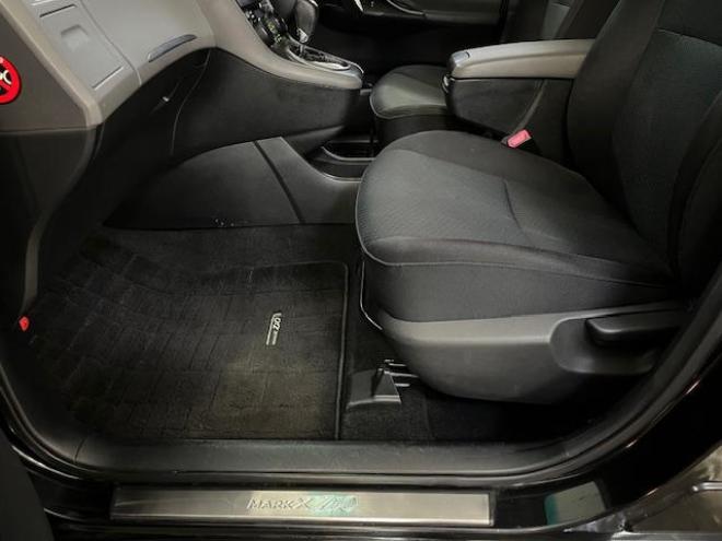 マークXジオ２４０　エアリエル　寒冷地仕様　禁煙車　ＷＡＫＯＳバリアスコーティング済　社外１７インチＡＷ　純正１６ＡＷ＋スタッドレスタイヤ付　ケンウッドナビ（フルセグ地デジ　ＤＶＤ再生　Ｂｌｕｅｔｏｏｔｈ）　ＰＵＳＨスタート　スマートキー　フロントガラス熱線　横滑り防止装置　タイミングチェーン車　ＨＩＤヘッドライト 4WD 2400 5Dr