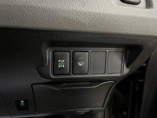 マークXジオ２４０　エアリエル　寒冷地仕様　禁煙車　ＷＡＫＯＳバリアスコーティング済　社外１７インチＡＷ　純正１６ＡＷ＋スタッドレスタイヤ付　ケンウッドナビ（フルセグ地デジ　ＤＶＤ再生　Ｂｌｕｅｔｏｏｔｈ）　ＰＵＳＨスタート　スマートキー　フロントガラス熱線　横滑り防止装置　タイミングチェーン車　ＨＩＤヘッドライト 4WD 2400 5Dr