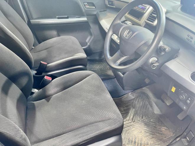 フリード1.5フレックス 4WD 5年保証 夏冬タイヤ ETC 寒冷地仕様 禁煙 車検整備2年付 修復歴無