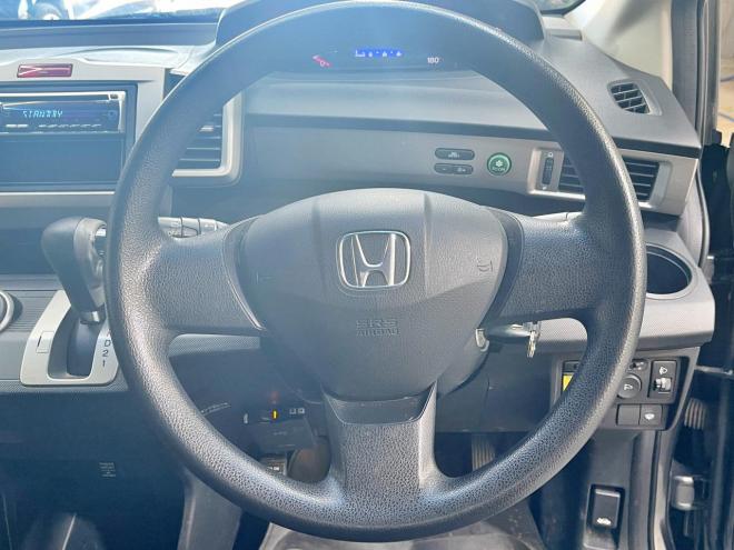 フリード1.5フレックス 4WD 5年保証 夏冬タイヤ ETC 寒冷地仕様 禁煙 車検整備2年付 修復歴無