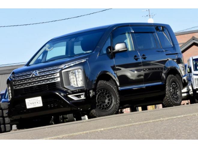 デリカD;5　４WD　本州仕入　アイガーグレーメタリック　社外アルミ　ジオランダー１６インチＭ／Ｔタイヤ　フロントガード　純正ナビ　両側電動スライドドア　パワーバックドア