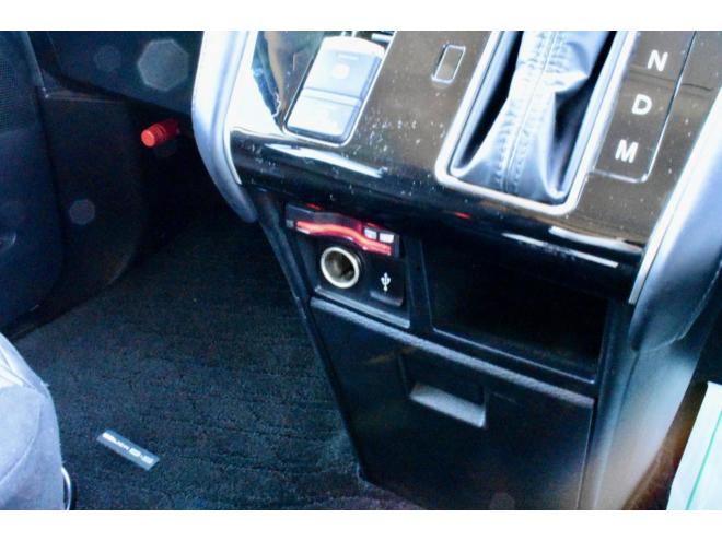 デリカD;5　４WD　本州仕入　アイガーグレーメタリック　社外アルミ　ジオランダー１６インチＭ／Ｔタイヤ　フロントガード　純正ナビ　両側電動スライドドア　パワーバックドア