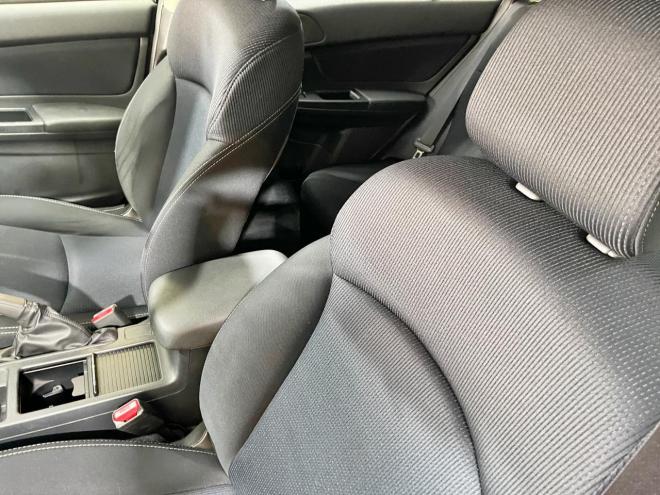 インプレッサ1.6i-L 4WD 5年保証 MT スマキー ナビTV 夏冬タイヤ 寒冷地仕様 禁煙 車検整備2年付 修復歴無