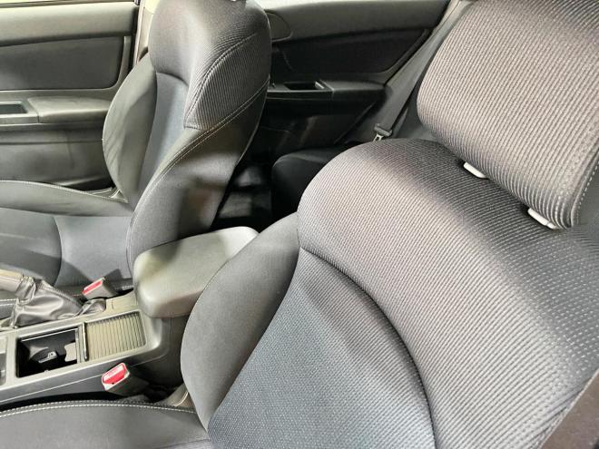 インプレッサ1.6i-L 4WD 5年保証 MT スマキー ナビTV 夏冬タイヤ 寒冷地仕様 禁煙 車検整備2年付 修復歴無