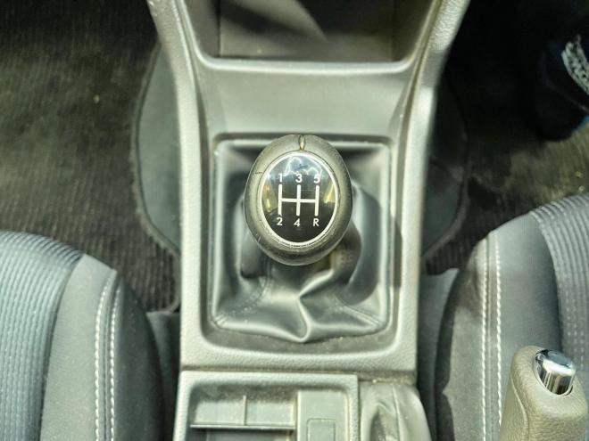 インプレッサ1.6i-L 4WD 5年保証 MT スマキー ナビTV 夏冬タイヤ 寒冷地仕様 禁煙 車検整備2年付 修復歴無