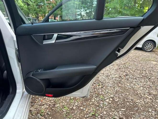 ベンツCクラス C180 アバンギャルド　クルーズコントロール　ABS　ナビTV　バックカメラ　ETC　革シート　キーレス　パワステ　パワーウィンドウ　電動シート　横滑り防止装置　盗難防止装置 正規輸入車 2WD 1800