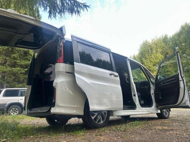 ステップワゴン1.5 スパーダ クールスピリット 4WD　ホンダセンシング　純正アルミ　パワステ　パワーウィンドウ　記録簿　ABS　両側パワースライドドア　クルーズコントロール　LEDヘッドライト　トリプルゾーンフルオートエアコン　コンビシート 1500