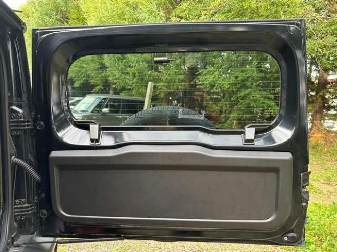 ジムニーシエラ1.5 JC 4WD　パワステ　パワーウィンドウ　社外ナビ　社外アルミ　ABS　キーレス　ワンオーナー　ETC　ドライブレコーダー　リフトアップ　横滑り防止装置　盗難防止装置　シートヒーター 1500