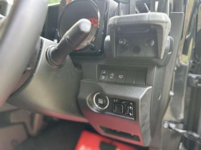 ジムニーシエラ1.5 JC 4WD　パワステ　パワーウィンドウ　社外ナビ　社外アルミ　ABS　キーレス　ワンオーナー　ETC　ドライブレコーダー　リフトアップ　横滑り防止装置　盗難防止装置　シートヒーター 1500